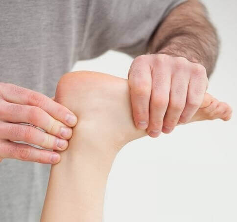 soigner la pathologie de sever talon du pied au niveau du cheville